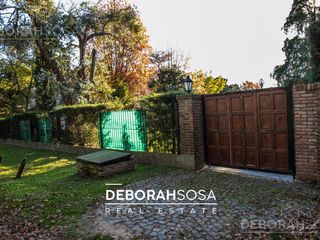 Foto 2 de Casa en Venta 6 Amb. - Pileta - B° Acacias Blancas