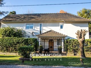 Foto 1 de Casa en Venta 6 Amb. - Pileta - B° Acacias Blancas