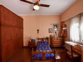 Foto 45 de Casa en Venta La Plata 3 dormit, quincho, pileta  19 66/67
