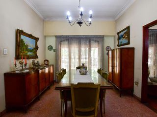 Foto 4 de Casa en Venta La Plata 3 dormit, quincho, pileta  19 66/67