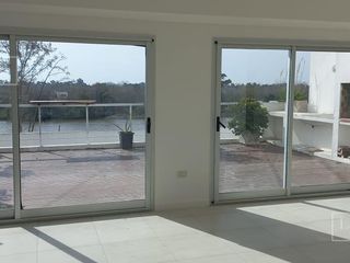 Foto 18 de Departamento al río dos dormitorios barrio náutico Albanueva