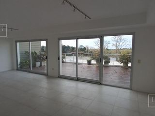 Foto 8 de Departamento al río dos dormitorios barrio náutico Albanueva