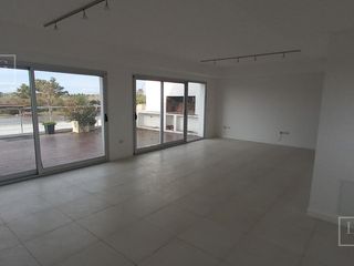 Foto 2 de Departamento al río dos dormitorios barrio náutico Albanueva
