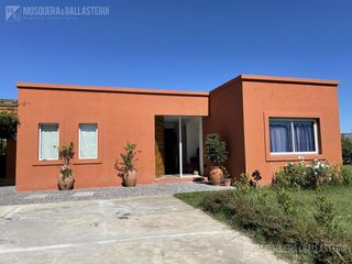 Foto 1 de Casa en alquiler - San Eduardo, Pilar del Este