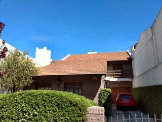 Foto 1 de CASA EN VENTA /PERMUTA EN BAHIA BLANCA