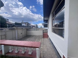Foto 13 de Cumbaya, sector Miravalle,  Casa en Renta, 250m2, 3 Habitaciones