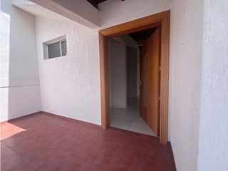 Foto 12 de Cumbaya, sector Miravalle,  Casa en Renta, 250m2, 3 Habitaciones