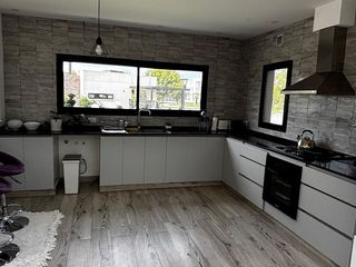 Foto 7 de CASA 4 AMBIENTES  HARAS SANTA MARÍA PARQUE PILETA