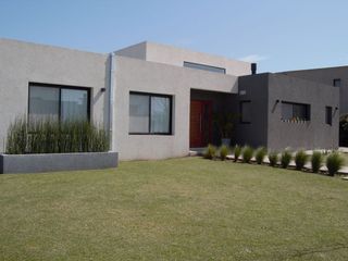 Foto 14 de CASA 4 AMBIENTES  HARAS SANTA MARÍA PARQUE PILETA