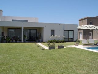 Foto 12 de CASA 4 AMBIENTES  HARAS SANTA MARÍA PARQUE PILETA