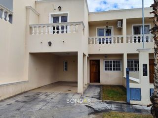 Foto 1 de DUPLEX EN ALQUILER B° LAS PALMERAS- 3 dorm/ 2 Baños/ Cochera