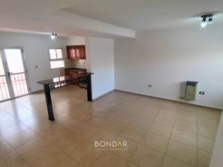 Foto 3 de DUPLEX EN ALQUILER B° LAS PALMERAS- 3 dorm/ 2 Baños/ Cochera