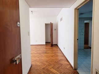 Foto 7 de 4 Ambientes cochera balcón en venta en Congreso
