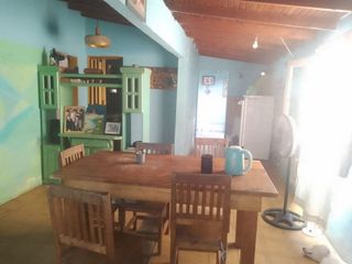 Foto 2 de CASA A REFACCIONAR CON AMPLIO LOTE