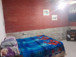 Foto 7 de VENTA - CASA CON LOCALES COMERCIALES -Bª JURAMENTO