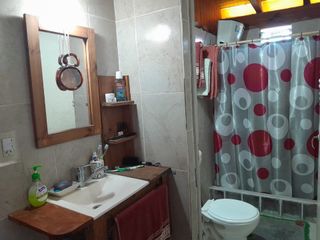 Foto 4 de VENTA - CASA CON LOCALES COMERCIALES -Bª JURAMENTO
