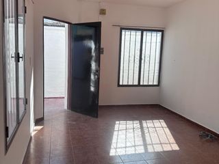 Foto 4 de Casa en alquiler de 3 dormitorios c/ cochera en Maipú