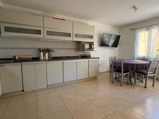 Foto 6 de VENTA CASA 5 DORMITORIOS AV. SAN MARTIN