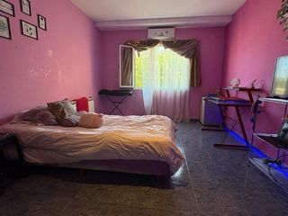 Foto 50 de VENTA CASA 5 DORMITORIOS AV. SAN MARTIN