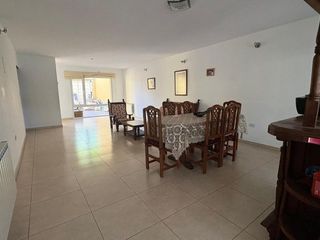 Foto 14 de VENTA CASA 5 DORMITORIOS AV. SAN MARTIN