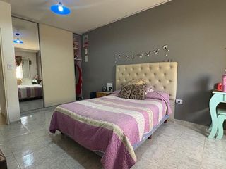 Foto 47 de VENTA CASA 5 DORMITORIOS AV. SAN MARTIN