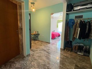 Foto 36 de VENTA CASA 5 DORMITORIOS AV. SAN MARTIN