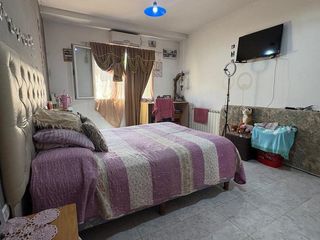 Foto 48 de VENTA CASA 5 DORMITORIOS AV. SAN MARTIN