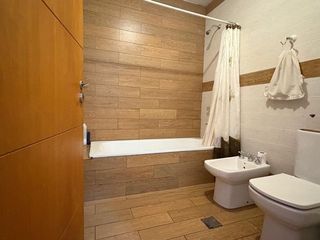 Foto 54 de VENTA CASA 5 DORMITORIOS AV. SAN MARTIN