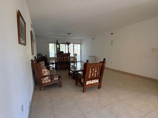 Foto 12 de VENTA CASA 5 DORMITORIOS AV. SAN MARTIN