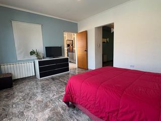 Foto 33 de VENTA CASA 5 DORMITORIOS AV. SAN MARTIN