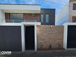 Foto 2 de Casa en Venta en José Luis Bustamante y Rivero