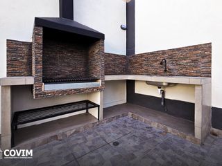 Foto 12 de Casa en Venta en José Luis Bustamante y Rivero