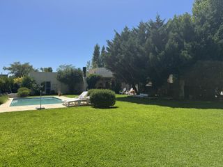 Foto 1 de Increible casa en Venta, gran lote central El Recodo, Pilar 5 AMBIENTES