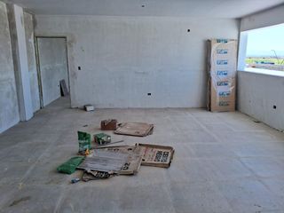 Foto 8 de Oficina en ALQUILER en Colinas de Manantiales, amplia y luminosa, a estrenar en planta alta.  Apto profesional