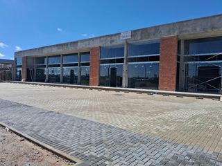 Foto 1 de Oficina en ALQUILER en Colinas de Manantiales, amplia y luminosa, a estrenar en planta alta.  Apto profesional