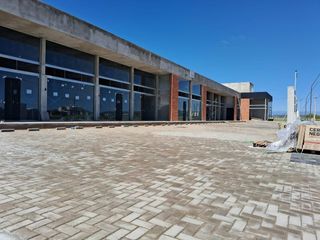 Foto 7 de Oficina en ALQUILER en Colinas de Manantiales, amplia y luminosa, a estrenar en planta alta.  Apto profesional