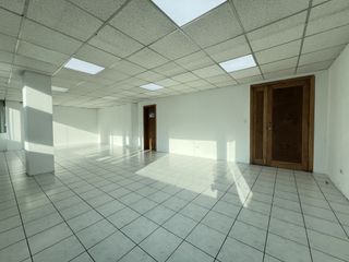 Foto 5 de Renta Oficina 60M2 La Vozandes/Incluye Parqueadero