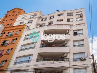 Foto 2 de Departamento en venta de 3 dormitorios con cochera en Macrocentro
