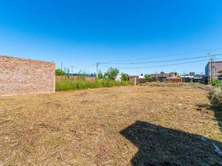 Foto 4 de TERRENO EN VENTA 320 M2 EN PÉREZ LOS LAPACHOS