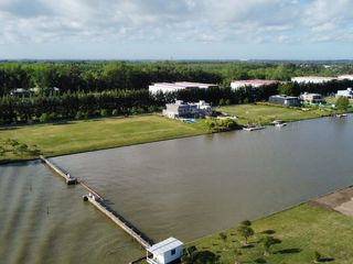 Foto 3 de LOTE CON SALIDA AL RIO