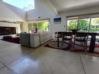 Foto 10 de Alquiler casa de diseño en Barrio Laguna del Sol