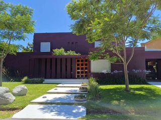 Foto 52 de Alquiler casa de diseño en Barrio Laguna del Sol