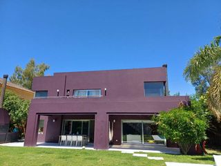 Foto 24 de Alquiler casa de diseño en Barrio Laguna del Sol
