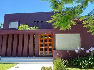Foto 54 de Alquiler casa de diseño en Barrio Laguna del Sol