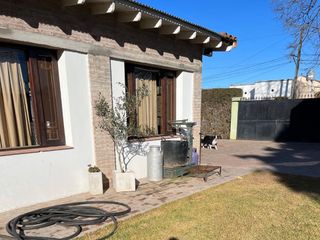 Foto 3 de VENTA CASA 5 AMBIENTES CON PILETA EMPALME LOBOS