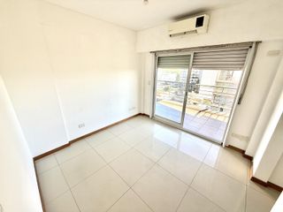 Foto 11 de Departamento en Alquiler 3 ambientes con cochera en Banfield Este