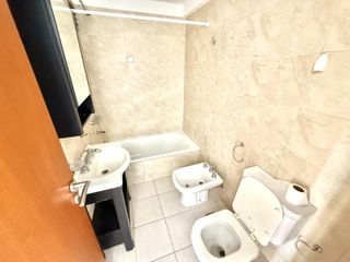 Foto 10 de Departamento en Alquiler 3 ambientes con cochera en Banfield Este
