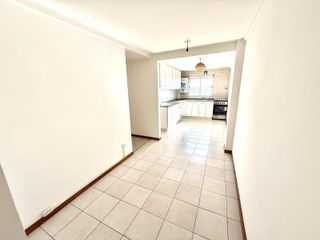 Foto 4 de Departamento en Alquiler 3 ambientes con cochera en Banfield Este