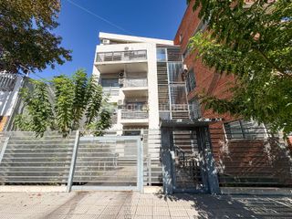 Foto 1 de Venta departamento 3 ambientes con cochera en Ramos Mejía.