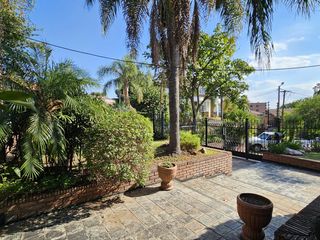 Foto 3 de Casa apta comercial en venta/alquiler metros Av. Recta